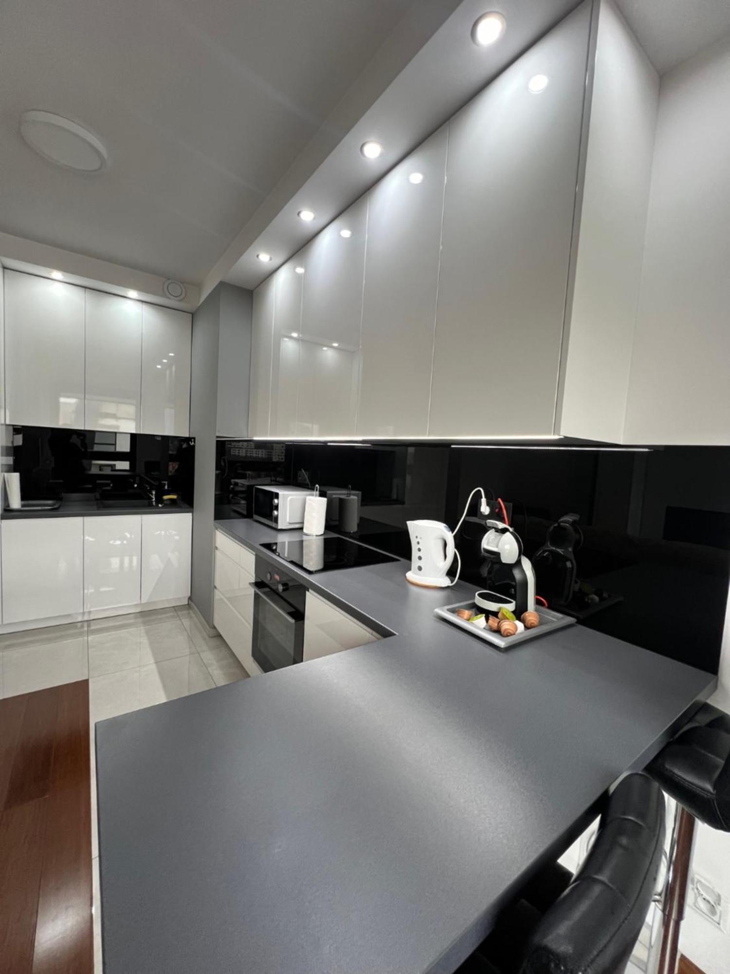Apartament H&P Silver Warszawa Exteriör bild