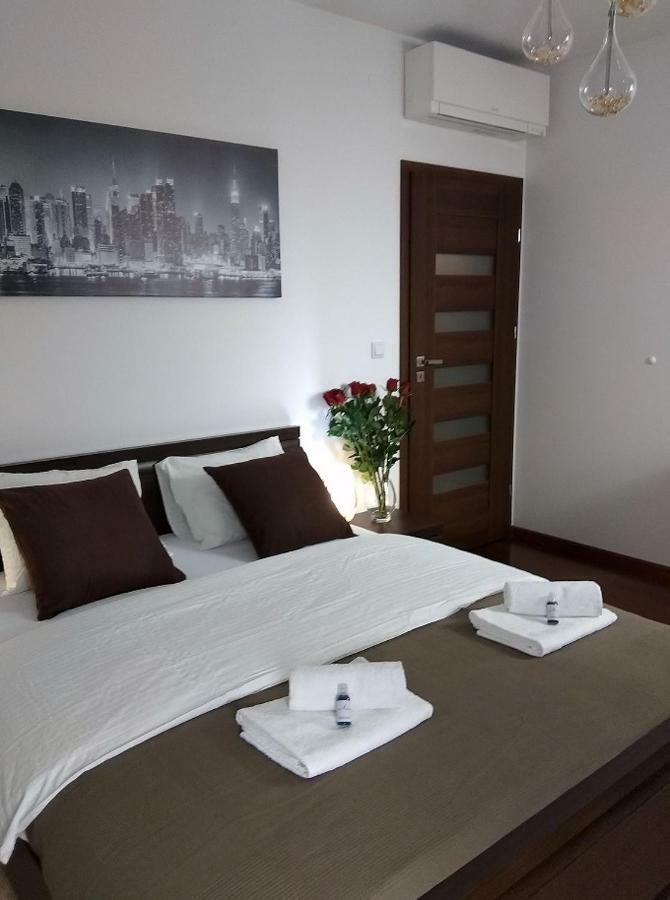 Apartament H&P Silver Warszawa Exteriör bild